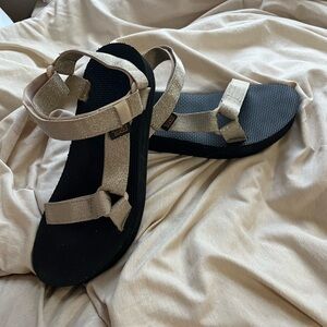 Platform Teva Sandals